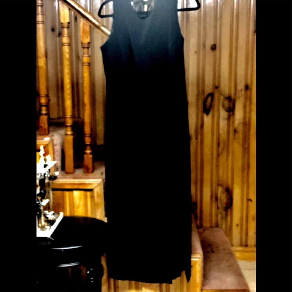 Gorgeous black 3/4 length gown - Picture 3 of 7